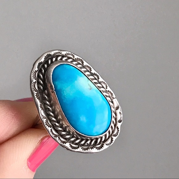 Vintage Jewelry - VINTAGE Turquoise Native Sterling Tooled Ring 9